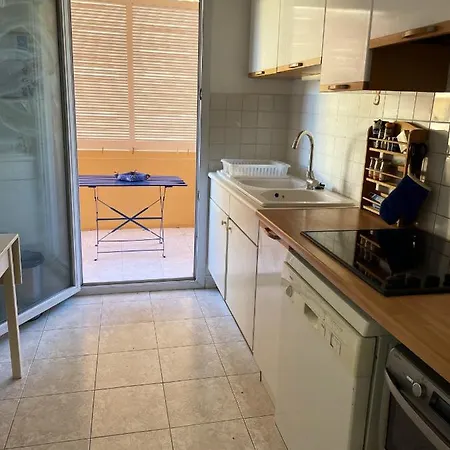 De 2 Chambres Avec Terrasse Amenagee Et Wifi A Raphael A 1 Km De La Plage
