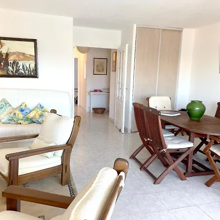 Apartment De 2 Chambres Avec Terrasse Amenagee Et Wifi A Raphael A 1 Km De La Plage